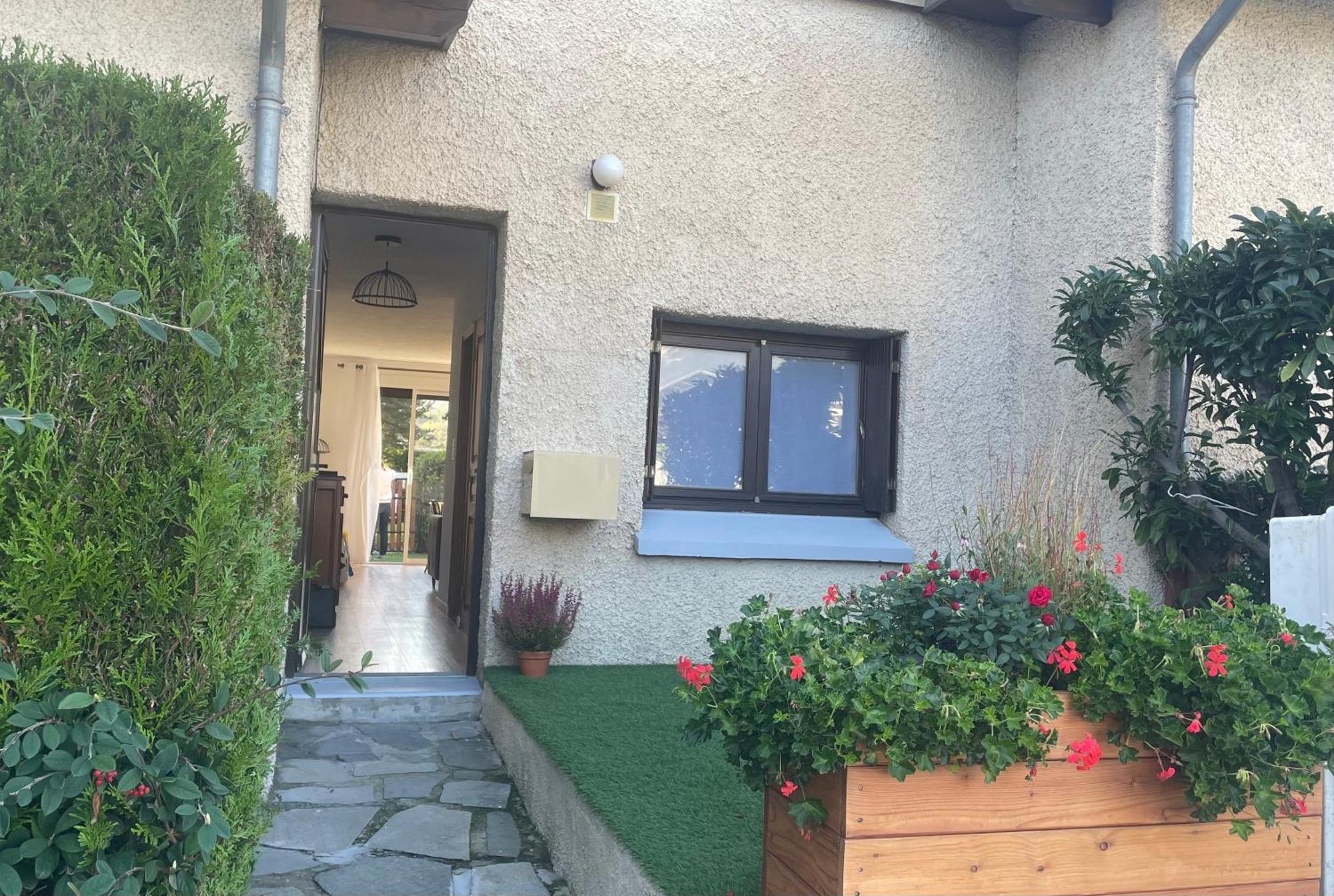 Maison Tres Agreable Avec Exterieurs, Bien Situee Au Plan D'Eau Embrun Exteriör bild